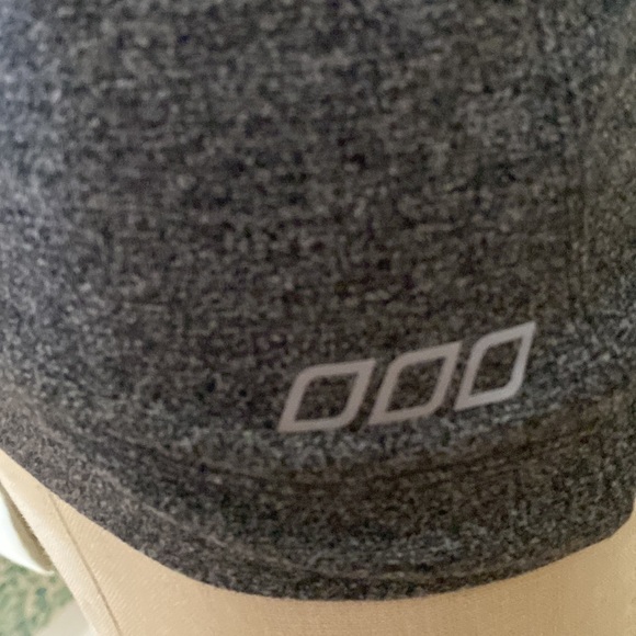 Lorna Jane mesh workout top - Picture 3 of 5